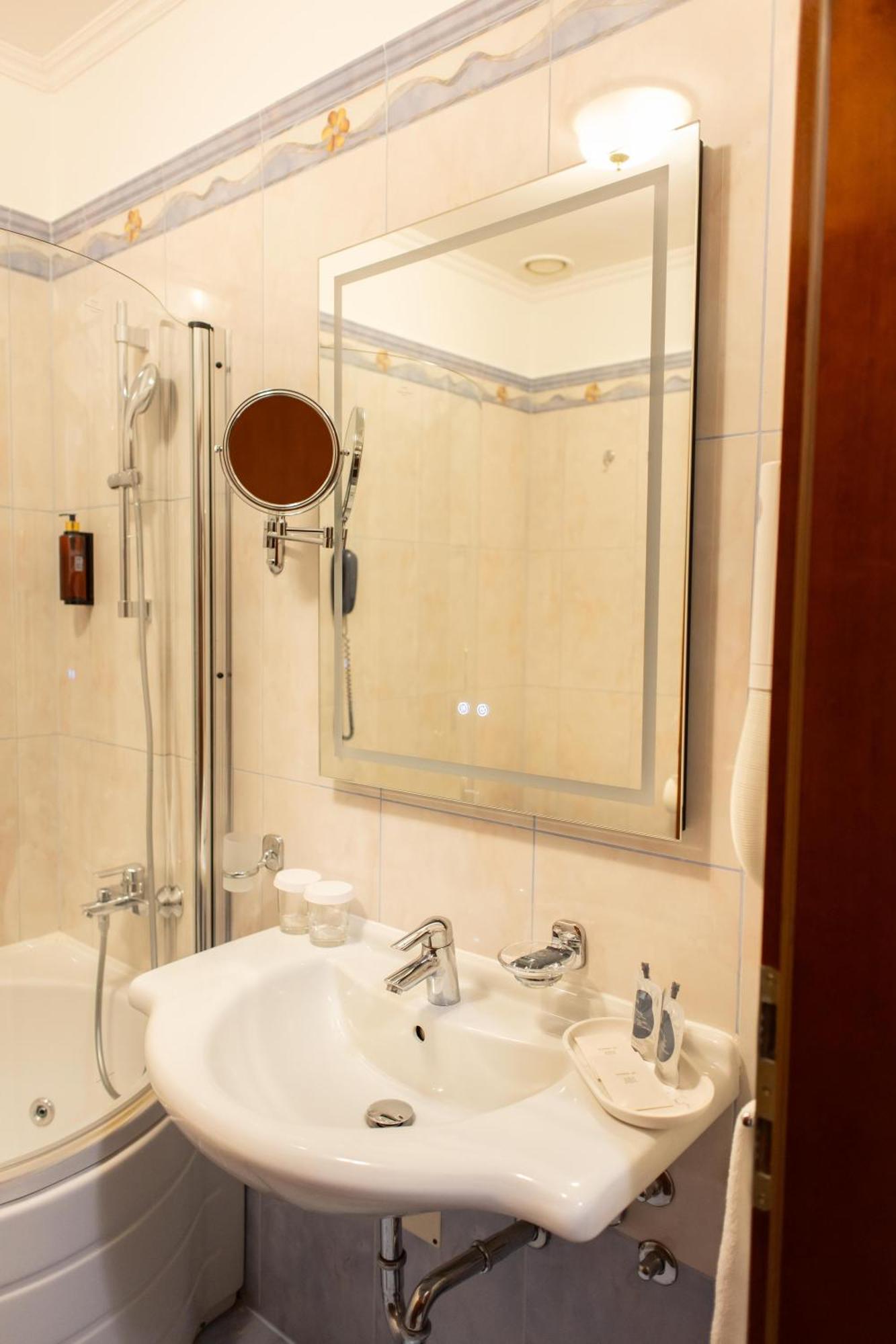 Hotel Waldinger Осієк Екстер'єр фото